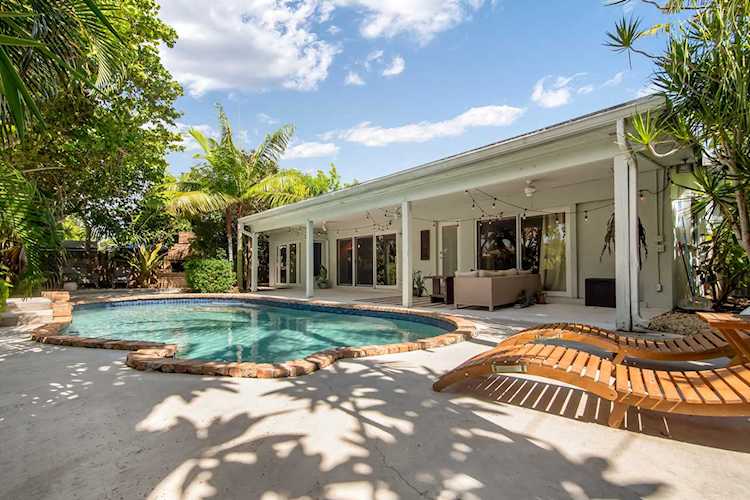 900 SE 14th Street Deerfield Beach, FL 33441