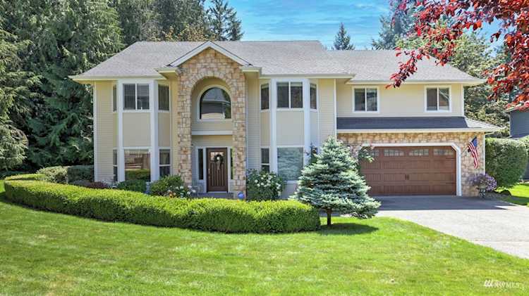 6409 179th Ave E Lake Tapps, WA 98391