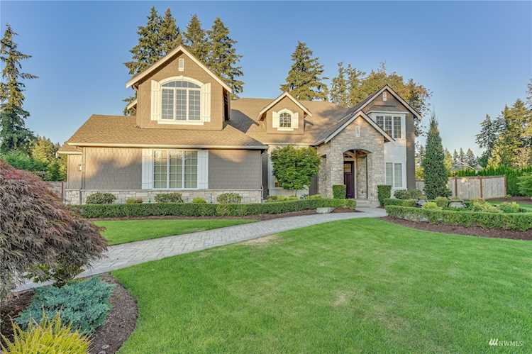 876 212th Ave SE Sammamish, WA 98075