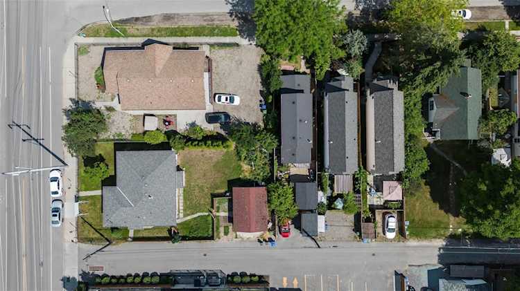 735 Fuller Avenue Kelowna, BC V1Y6X2