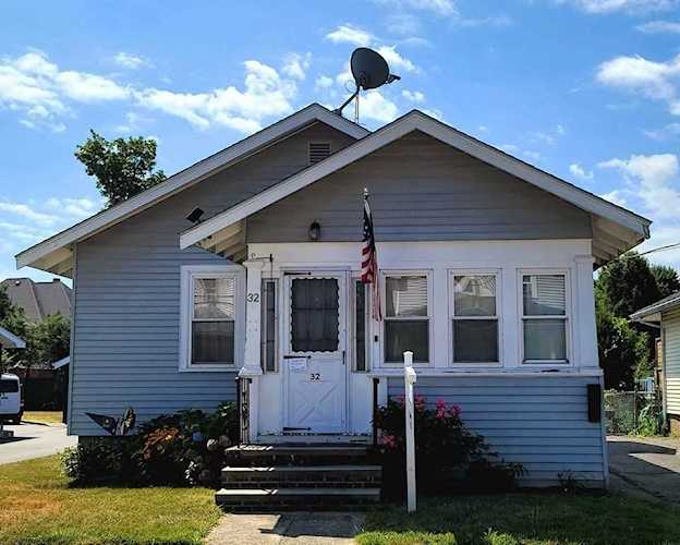 32 Whittenton St Taunton, MA 02780