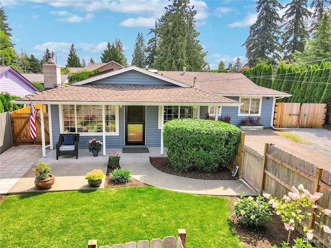 20418 Dayton Ave N Shoreline, WA 98133