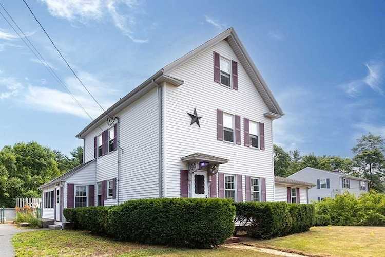 54 Cherry St Middleboro, MA 02346