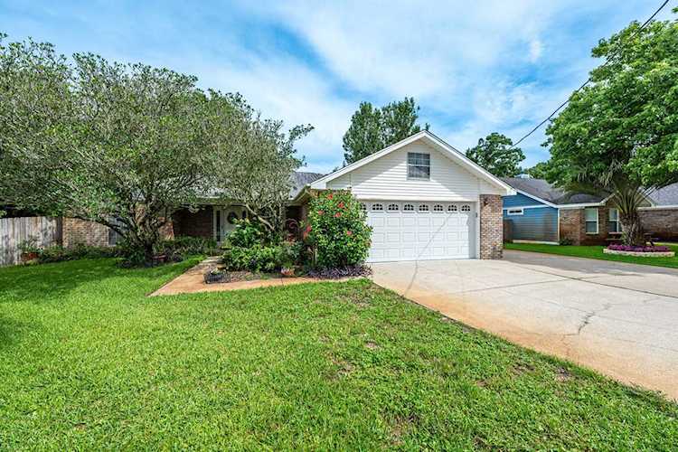 1184 Bay Court Destin, FL 32541