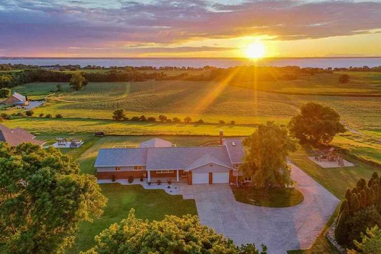 3133 Bay Settlement Rd Green Bay, WI 54311