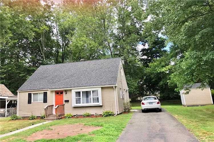 102 East Harold Street Bloomfield, CT 06002
