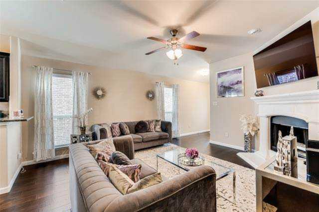 9824 Moccasin Creek Lane Mckinney, TX 75071