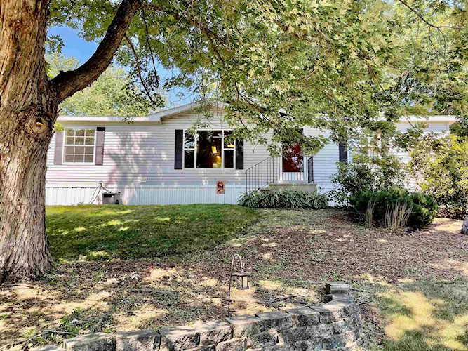 21 Eric Ave Nashua, NH 03062