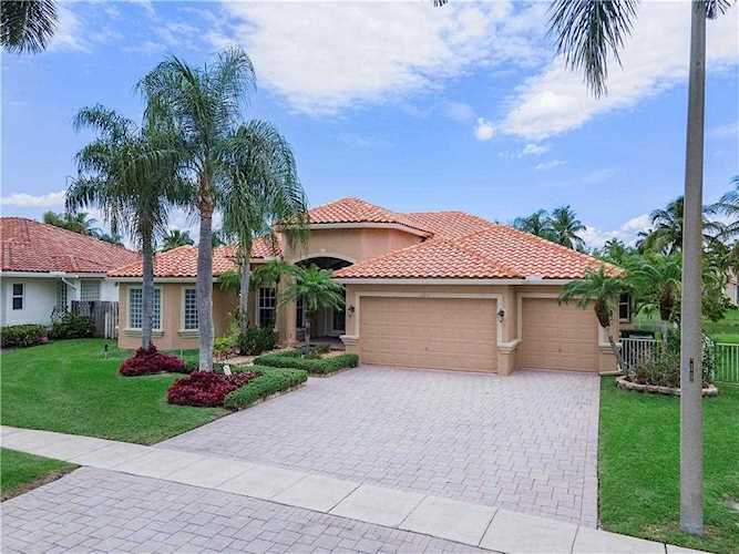 10951 NW 3rd St Plantation, FL 33324