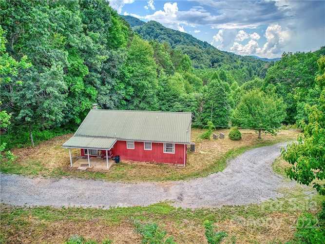 1377 Owle Dr Whittier, NC 28789