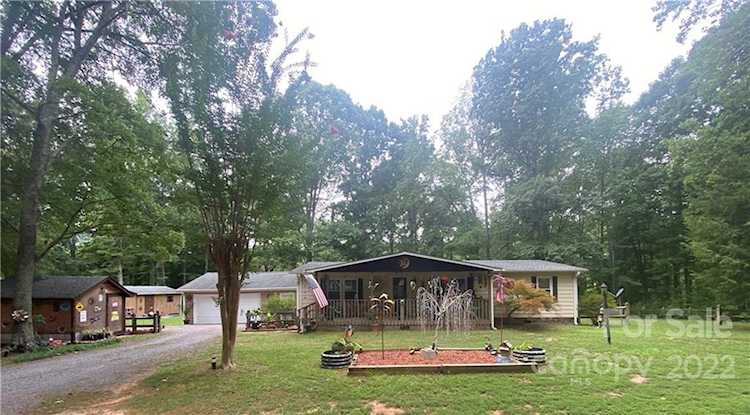 575 Lakedale Dr Lake Wylie, SC 29710
