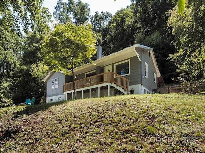 43 Hotchkiss Ln Candler, NC 28715