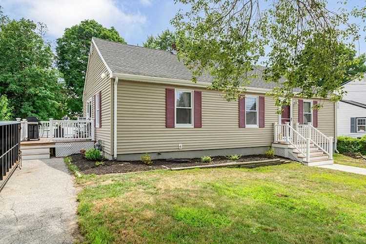20 Infield Ave Dracut, MA 01826 | MLS 73021922 Photo 1