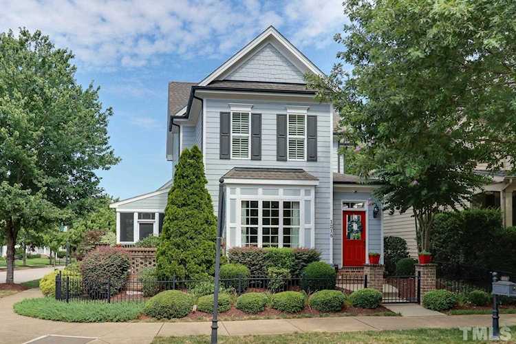 1218 Ileagnes Road Raleigh, NC 27603