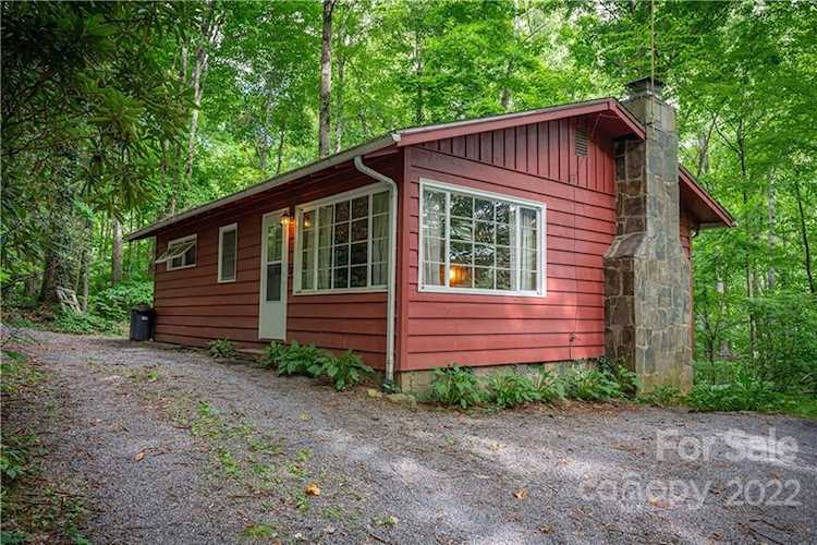 140 Dogwood Dr Maggie Valley, NC 28751