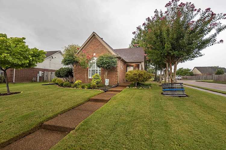 6907 Manslick Rd Cordova, TN 38018