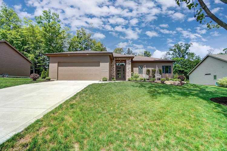 10188 Woodland Ridge W Fort Wayne, IN 46804