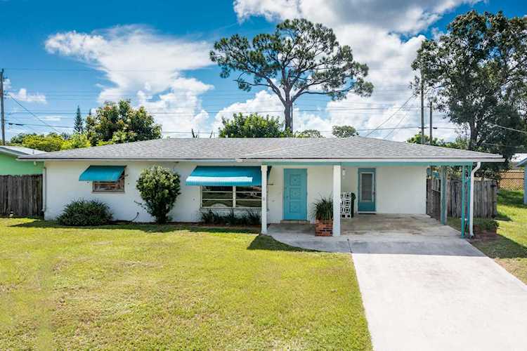 325 Shady Lane Port Saint Lucie, FL 34952