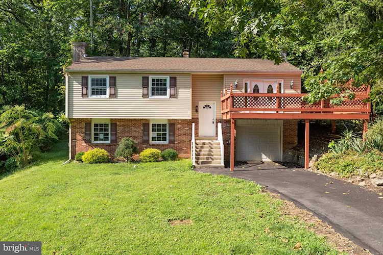 56 Carol Ln Malvern, PA 19355