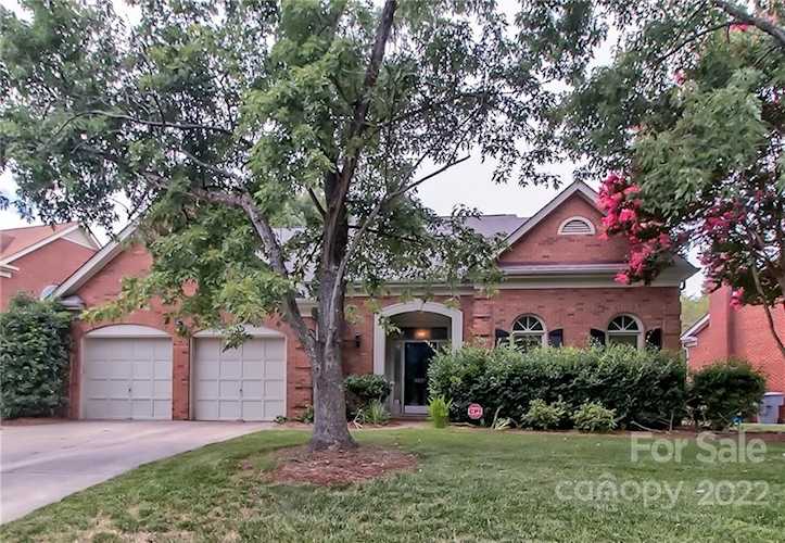 3017 Planters Walk Ct Charlotte, NC 28210
