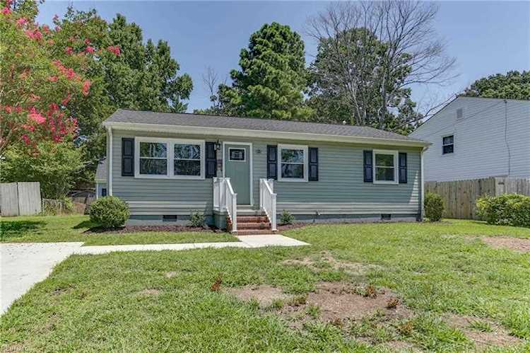 15 Clemwood Parkway Hampton, VA 23669
