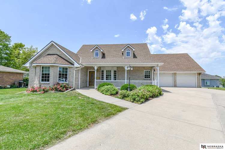 809 Russell Circle Firth, NE 68358