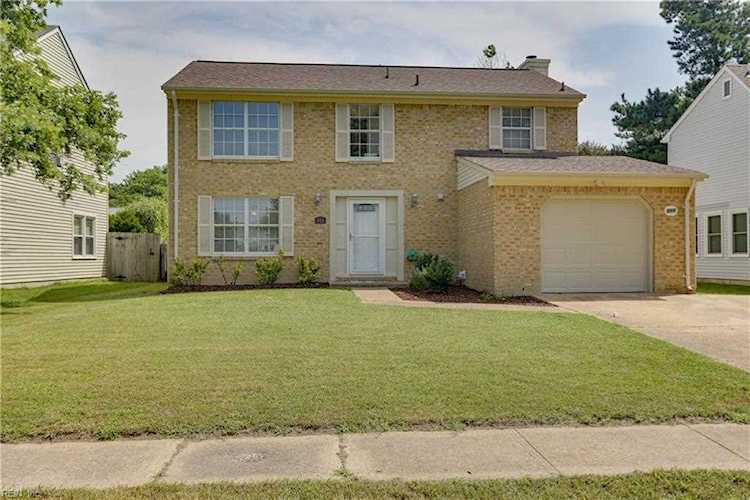 916 Meadowood Dr Virginia Beach, VA 23452