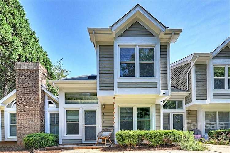 8238 Legare Ct Charlotte, NC 28210