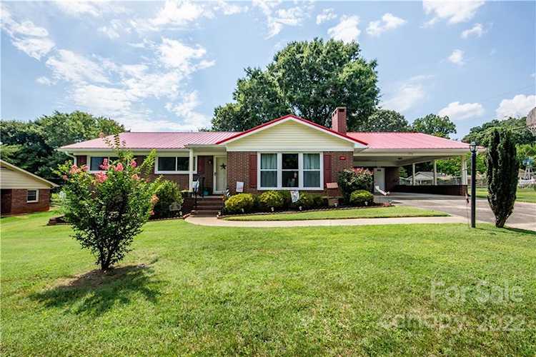 108 Robin Ln Statesville, NC 28677