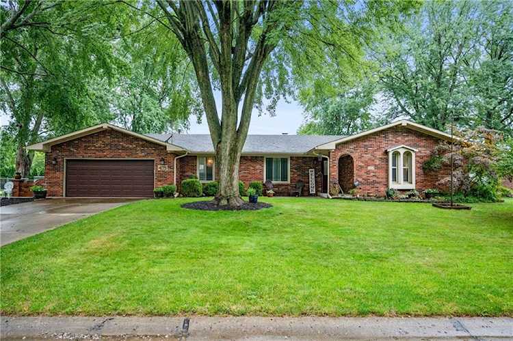 4051 Lucky Ln Greenwood, IN 46142