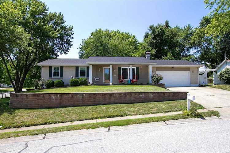 2901 Mallard Dr St Charles, MO 63301