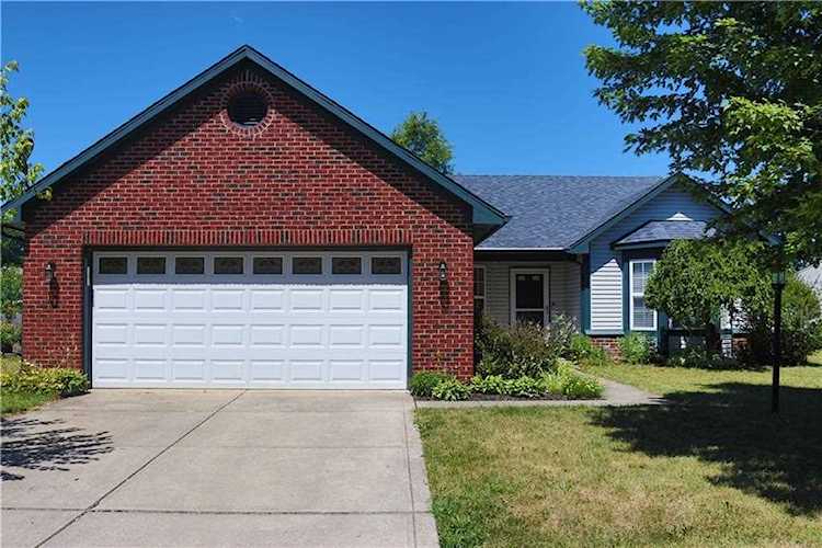 218 Lakemoore St Brownsburg, IN 46112