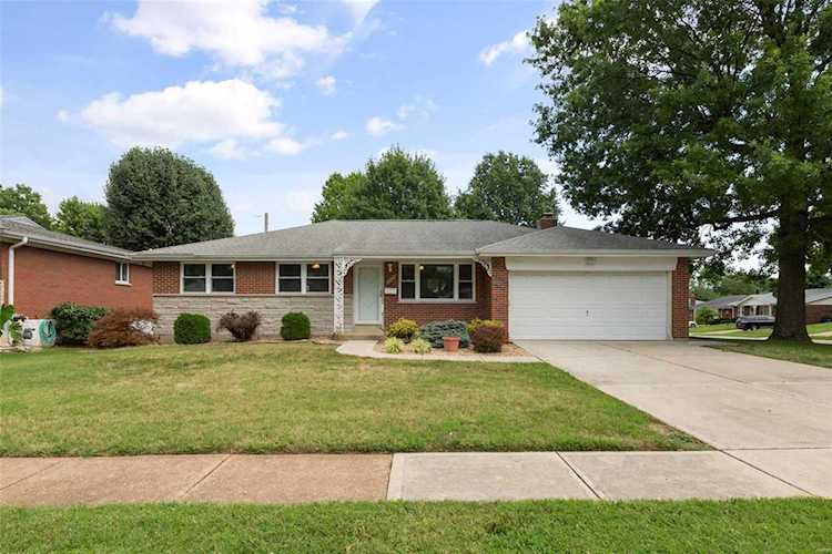 744 Forman Rd St Louis, MO 63123