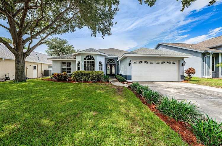 1265 Jasmine Lake Dr Tarpon Springs, FL 34689