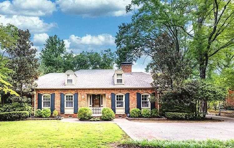 3902 Poplar Ave Memphis, TN 38111