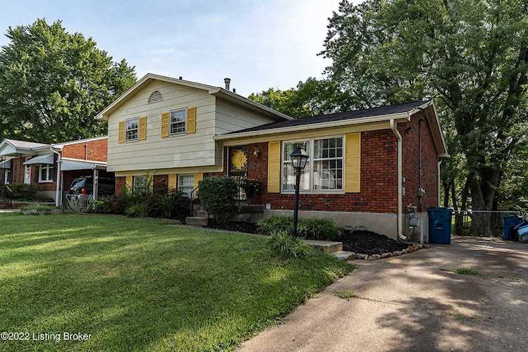 5317 Oakcreek Ln Louisville, KY 40291