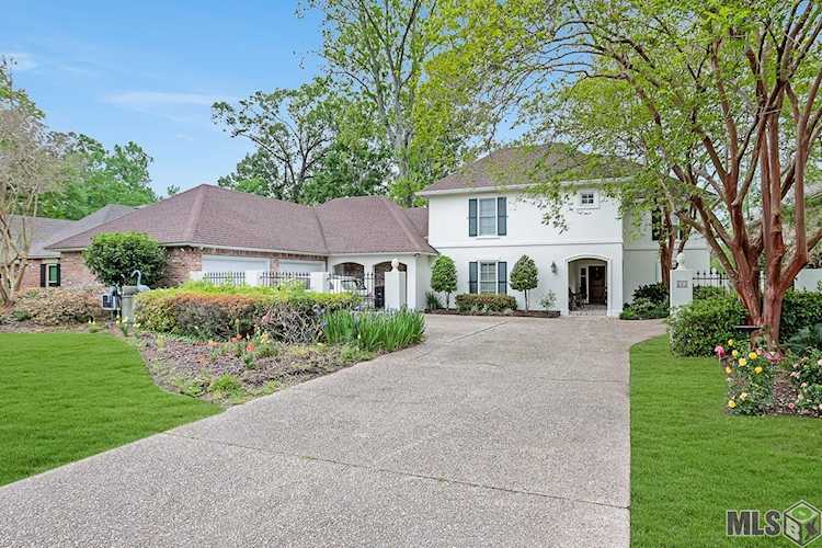 625 High Lake Dr Baton Rouge, LA 70810