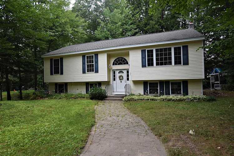 37 Dudley Dr Middleton, NH 03887