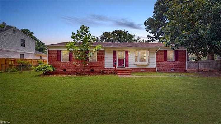 13 Roosevelt Dr Newport News, VA 23608