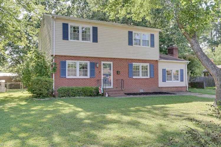 7 Mckinley Dr Newport News, VA 23608