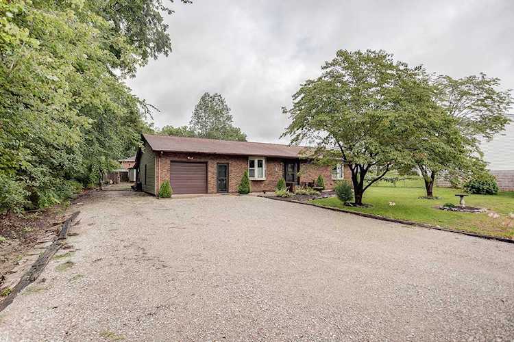 5 Oakview Dr Belleville, IL 62220