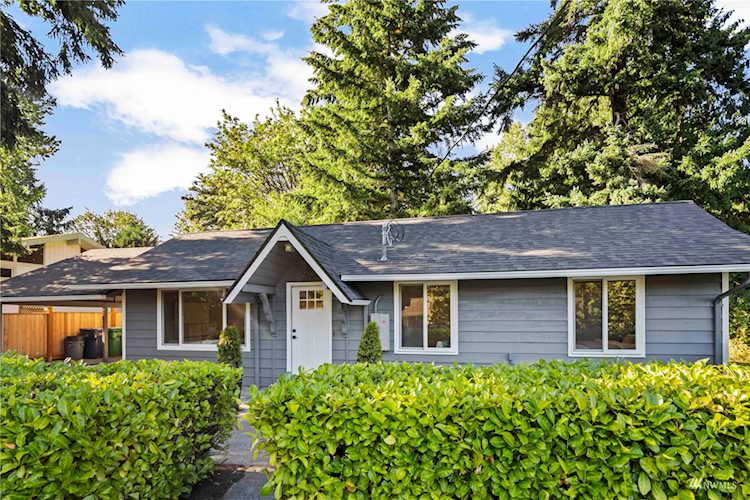 22001 Locust Place Lynnwood, WA 98036