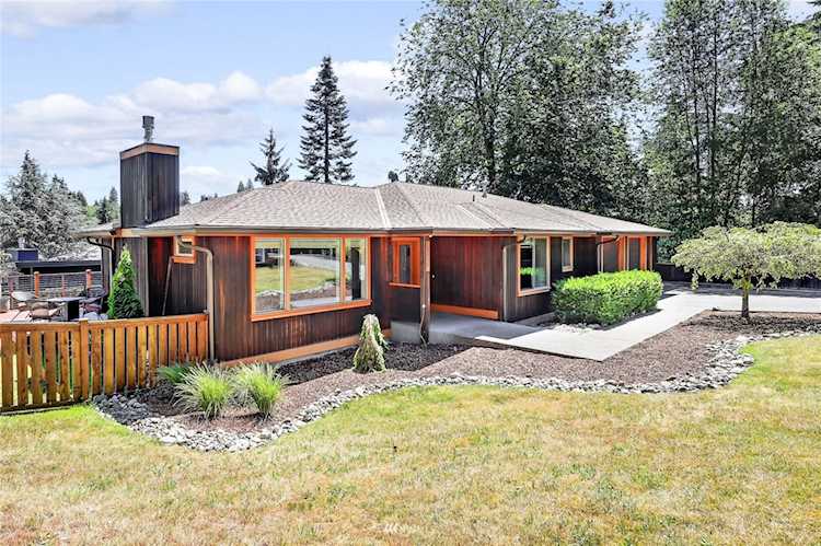 18115 72nd Ave W Edmonds, WA 98026
