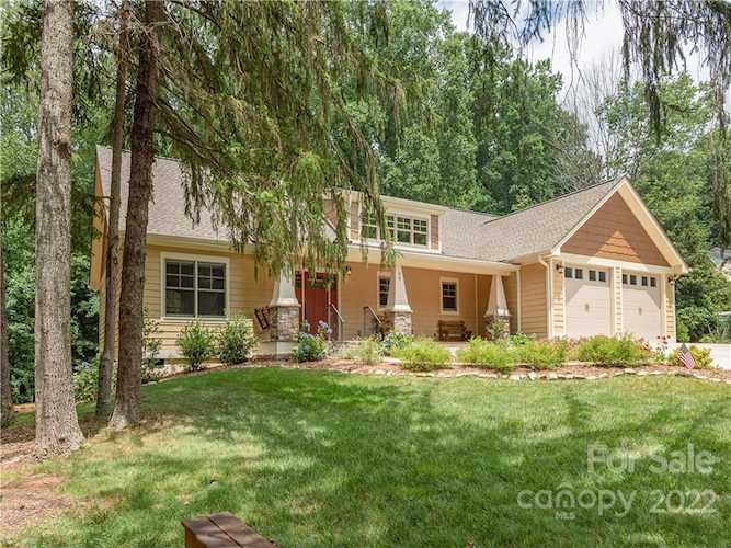 30 Ballantree Dr Asheville, NC 28803