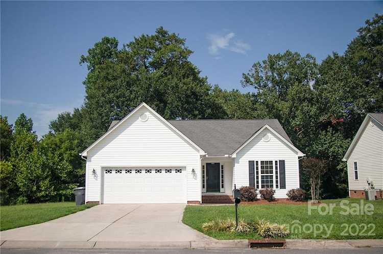 4052 Hereford Ln Dallas, NC 28034