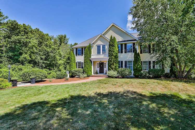 10 Outlook Rd Windham, NH 03087