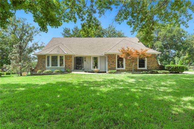 12852 Pembroke Circle Leawood, KS 66209