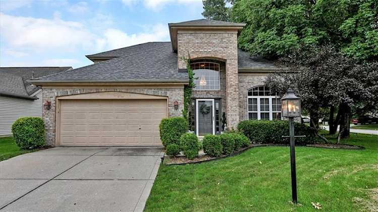 593 Burr Oak Dr Carmel, IN 46032