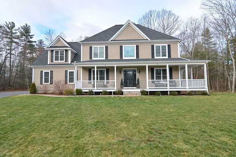MLS#:72772480 Cooks Landing Mendon, 3 Puffer Dr, MA, home for sale Photo 1