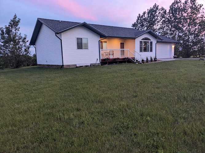 3921 NE 10th St Minot, ND 58703